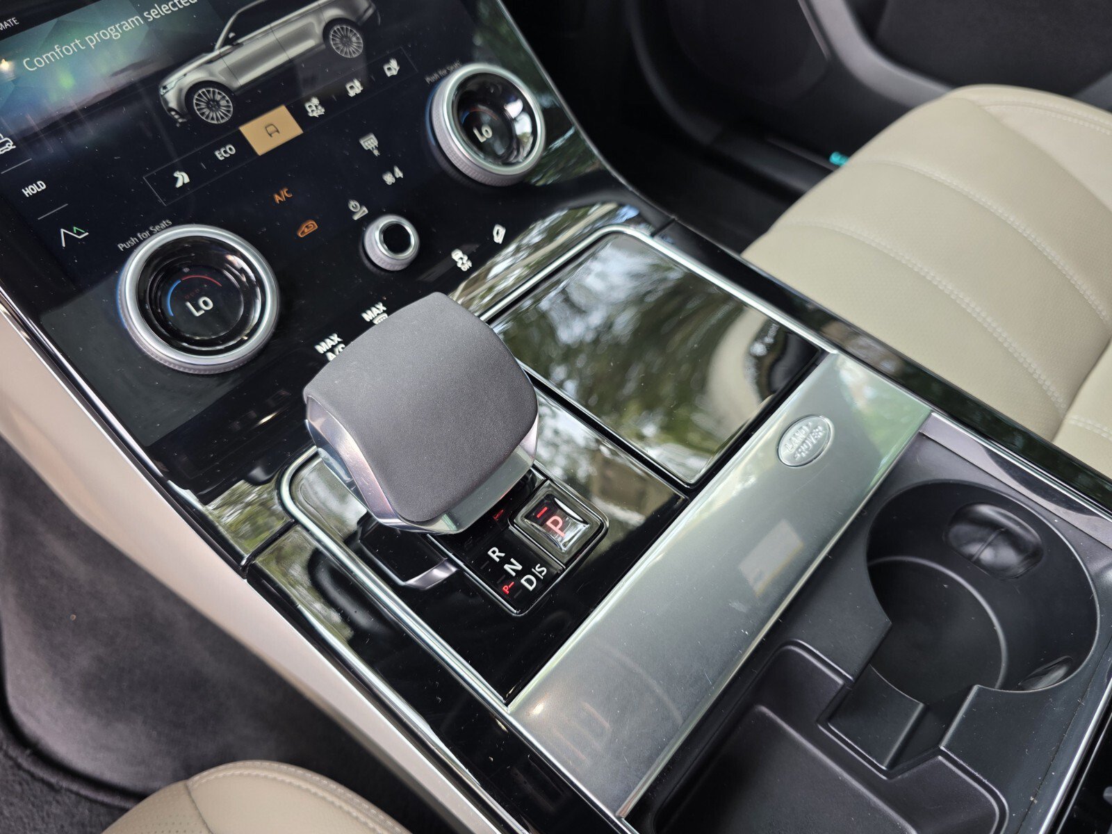 Certified 2023 Land Rover Range Rover Velar R-Dynamic S AWD/4WD image 24