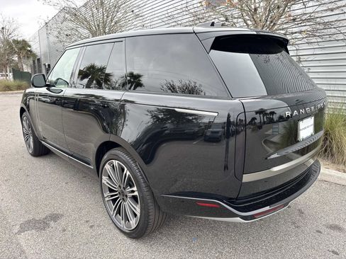Used 2026 Land Rover Range Rover SE image 3