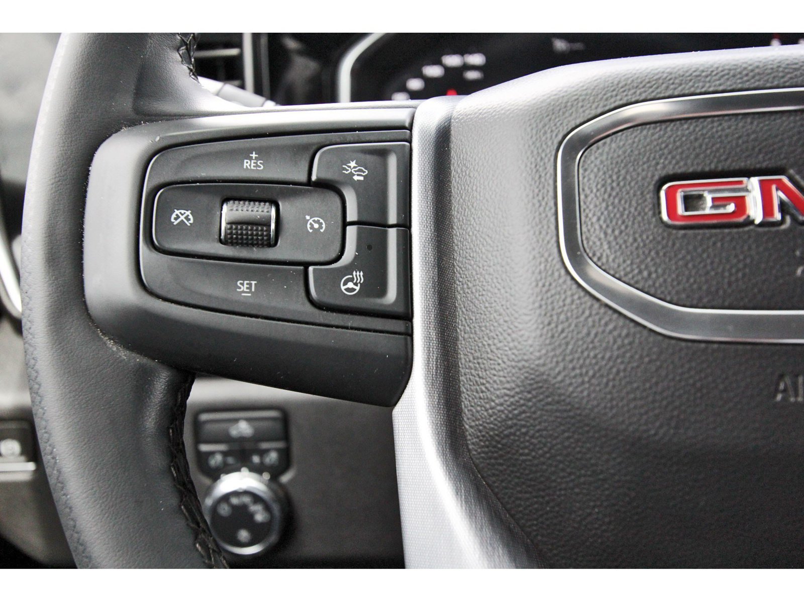 Used 2023 GMC Sierra 1500 SLE RWD image 19