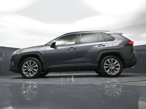 Used 2020 Toyota RAV4 XLE Premium image 38