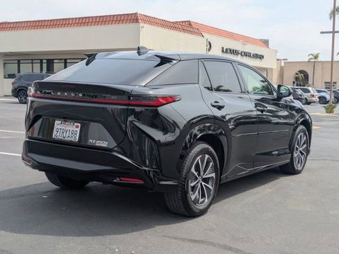 Used 2025 Lexus RZ 450e image 5