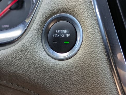 Used 2023 Chevrolet Traverse LS FWD image 21