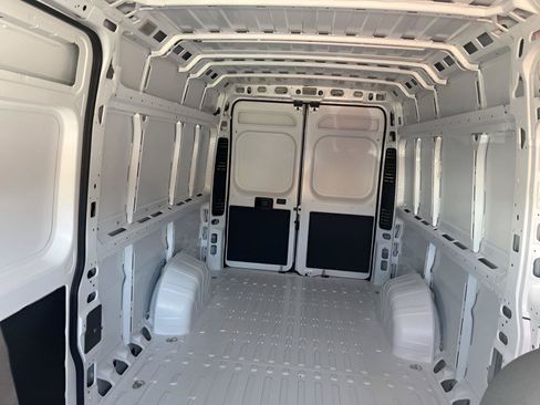 New 2025 RAM ProMaster 3500 w/ Cold Weather Group FWD image 8