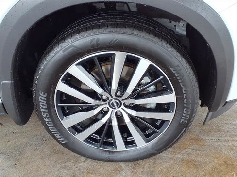 Certified 2025 Nissan Pathfinder Platinum image 13