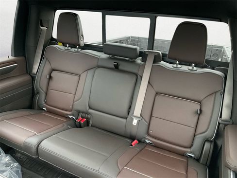 New 2026 GMC Sierra 2500 Denali w/ Denali Reserve Package image 9