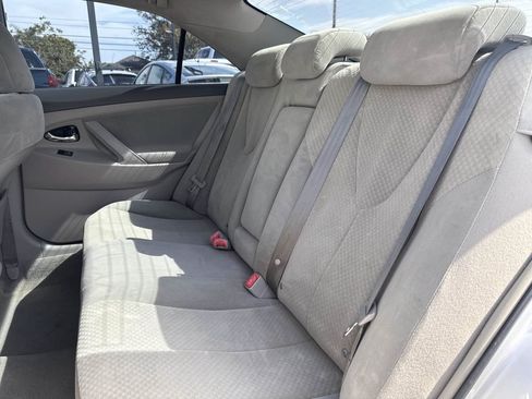 Used 2009 Toyota Camry FWD image 11