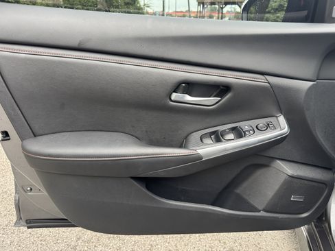 Used 2025 Nissan Sentra SR w/ SR Premium Package FWD image 4