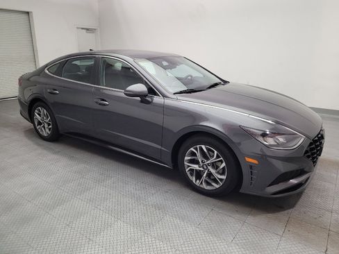 Used 2022 Hyundai Sonata SEL w/ Preferred Accessory Package FWD image 11