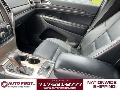 Used 2017 Jeep Grand Cherokee Limited AWD/4WD image 10