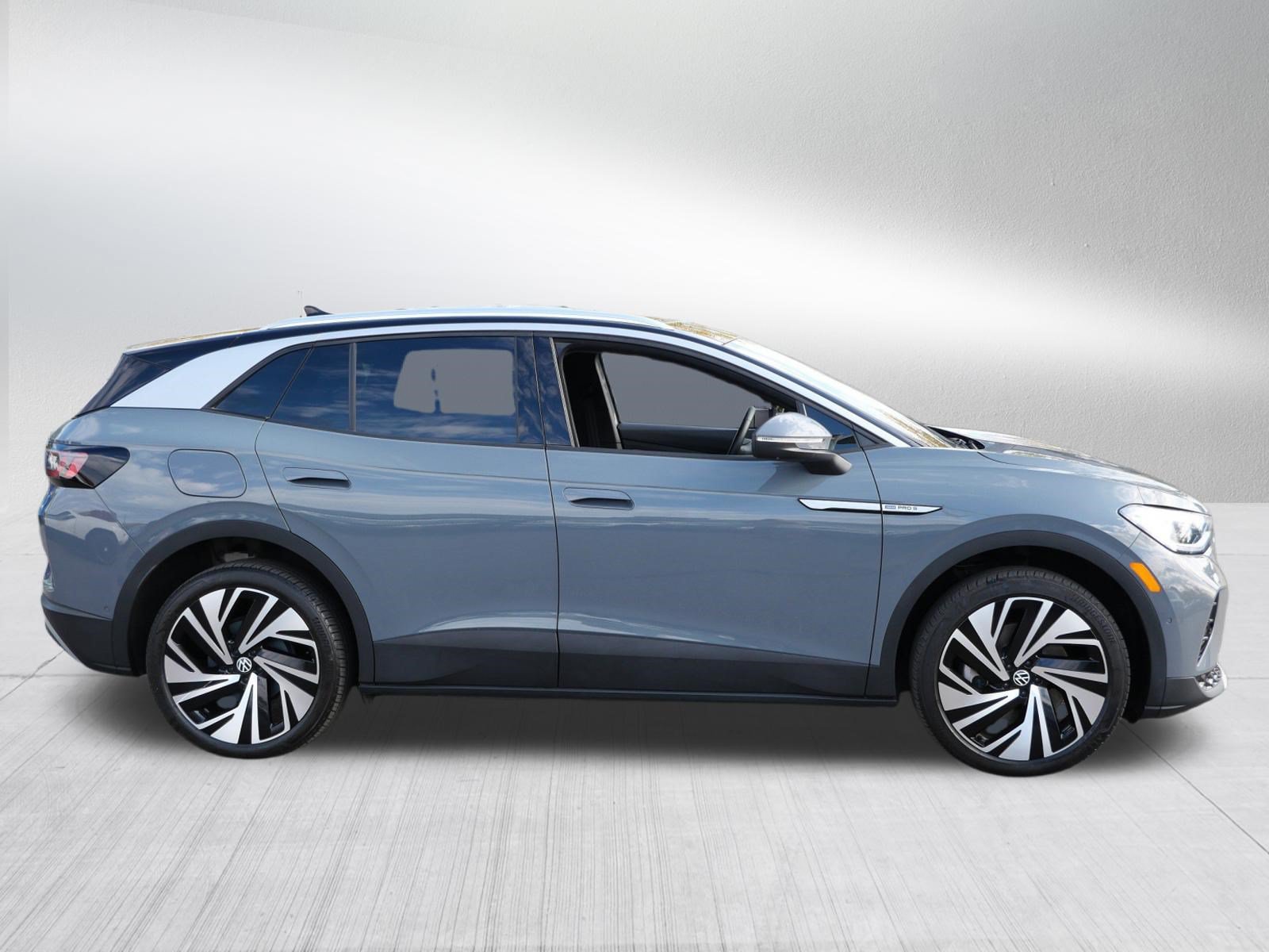 Certified 2025 Volkswagen ID.4 Pro S Plus AWD/4WD image 8