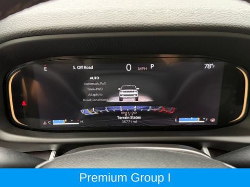 Used 2023 Jeep Wagoneer 4WD w/ Premium Group I image 3
