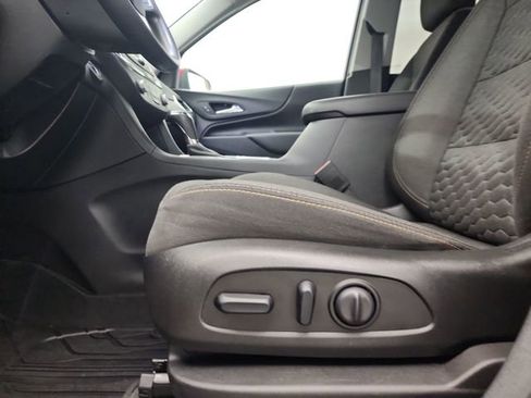 Used 2018 Chevrolet Equinox LT image 18