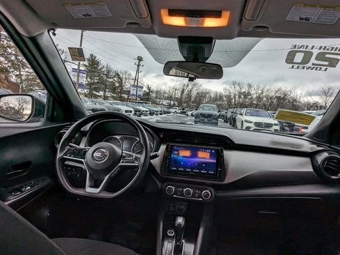 Used 2020 Nissan Kicks S image 33