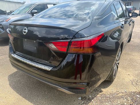 Used 2022 Nissan Altima 2.5 SR FWD image 3