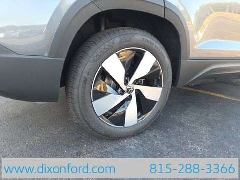 New 2025 Volkswagen Taos S image 9