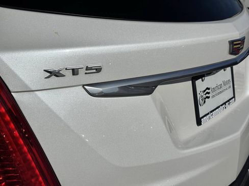 Used 2018 Cadillac XT5 FWD w/ LPO, Wheel Lock Package image 16