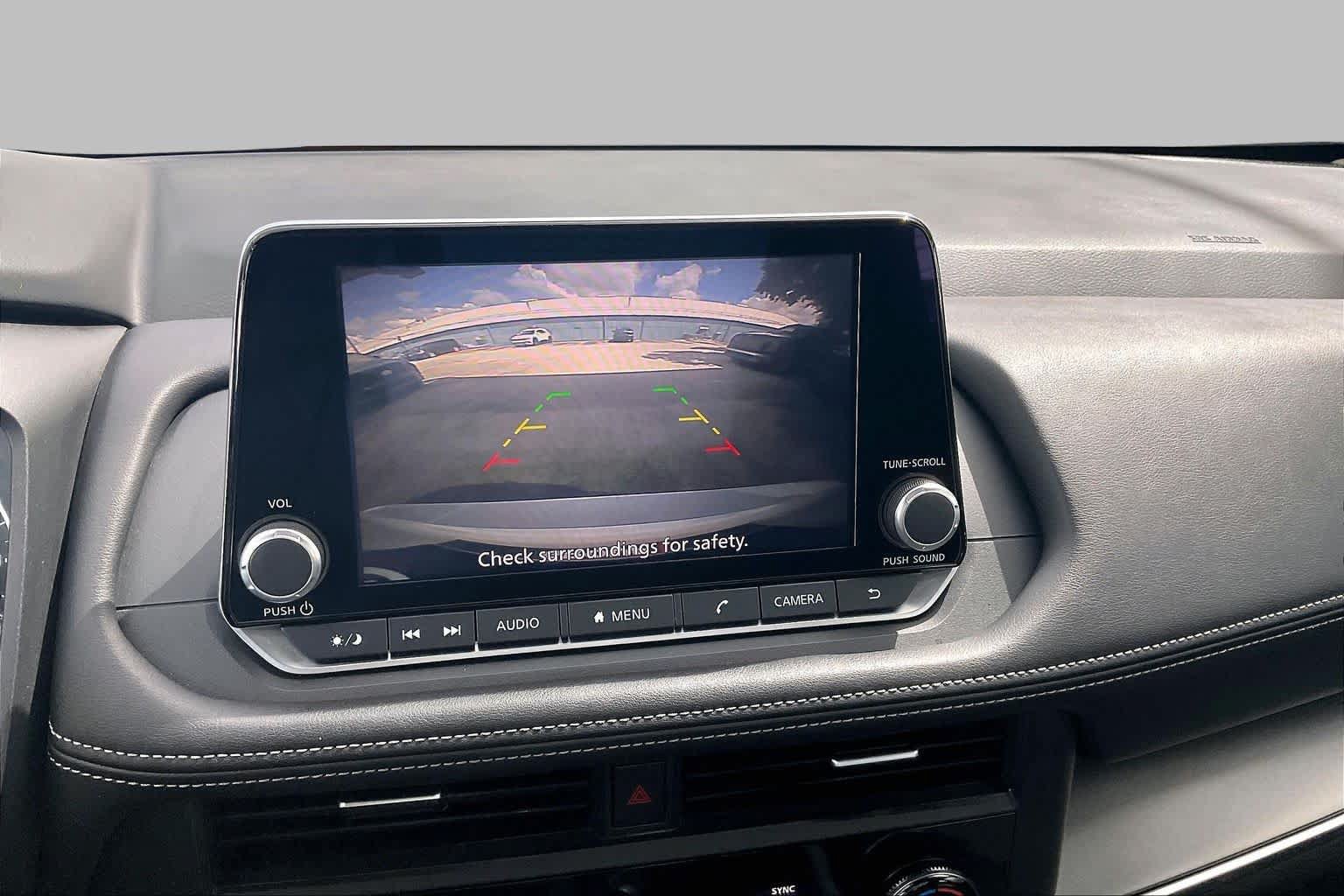 Used 2025 Nissan Rogue SV FWD image 57