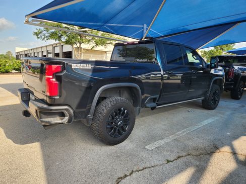 Used 2025 Chevrolet Silverado 2500 LTZ w/ LTZ Plus Package AWD/4WD image 4