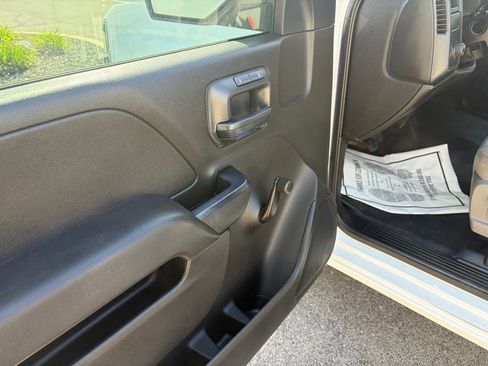 Used 2017 Chevrolet Silverado 1500 W/T RWD image 7