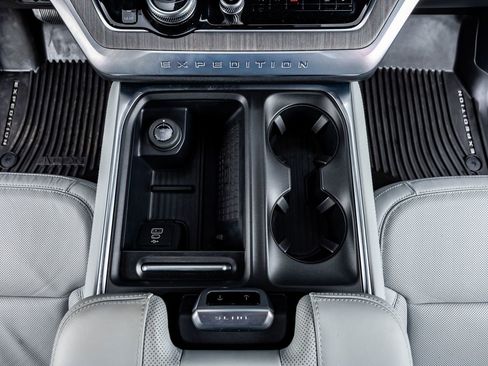 Used 2025 Ford Expedition Max Platinum w/ Platinum Ultimate Package image 28