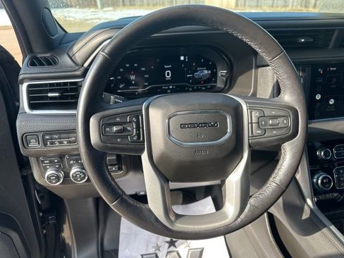 Used 2022 GMC Yukon XL Denali w/ Denali Ultimate Package image 14