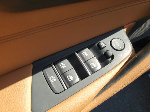 Used 2023 BMW M550i xDrive image 19