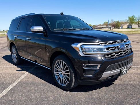 Certified 2022 Ford Expedition Platinum image 1