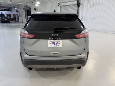 Used 2021 Ford Edge Titanium FWD image 8