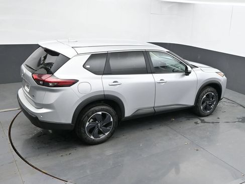Used 2025 Nissan Rogue SV AWD/4WD image 36