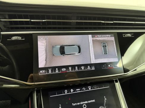 Used 2022 Audi Q8 Prestige AWD/4WD image 38