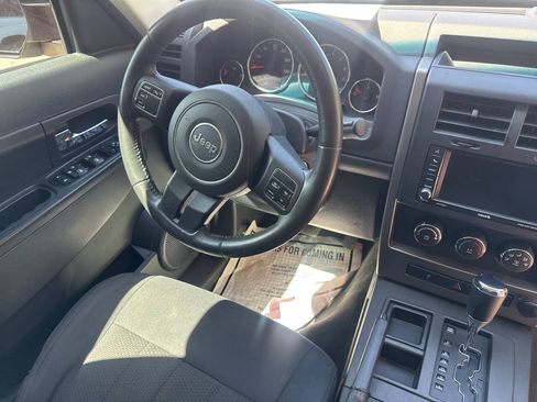 Used 2012 Jeep Liberty Sport w/ Popular Equipment Group RWD image 22