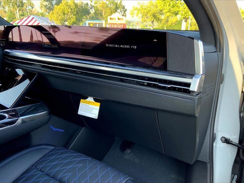 New 2026 Cadillac Escalade IQ Sport 1 image 33