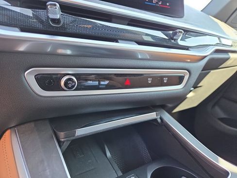 Used 2024 BMW X5 xDrive40i w/ Parking Assistance Package AWD/4WD image 14