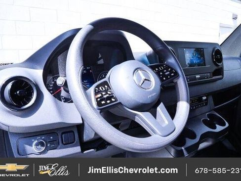 Used 2024 Mercedes-Benz Sprinter 2500 image 4