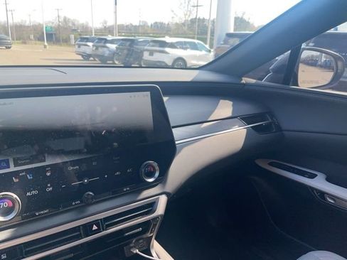 Used 2025 Lexus RX 350 Premium w/ Convenience Package image 16