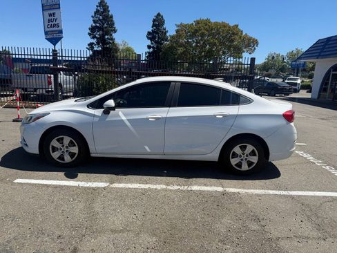 Used 2017 Chevrolet Cruze LS FWD image 2