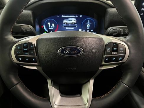 Used 2025 Ford Explorer Active w/ Active Comfort Package image 14
