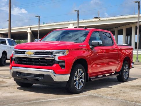 Used 2024 Chevrolet Silverado 1500 LT image 3