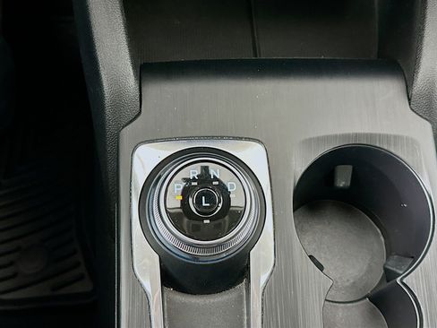 Used 2022 Ford Escape SE w/ SE Sport Appearance Package image 24