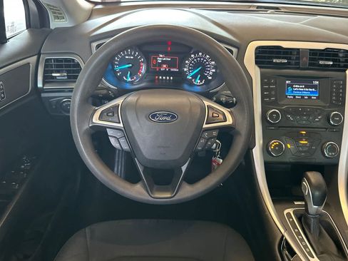 Used 2014 Ford Fusion SE FWD image 14