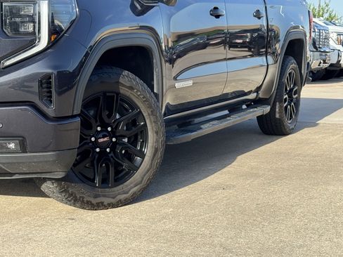 Used 2025 GMC Sierra 1500 Elevation w/ Elevation Premium Package AWD/4WD image 3