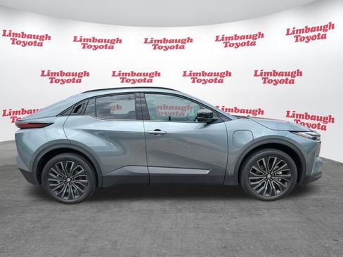 Used 2026 Toyota C-HR AWD/4WD image 21