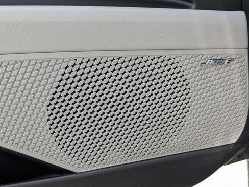 New 2025 Hyundai Elantra Limited image 17