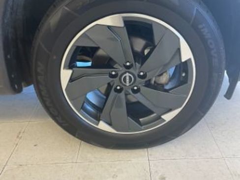 Used 2024 Nissan Rogue SV AWD/4WD image 27