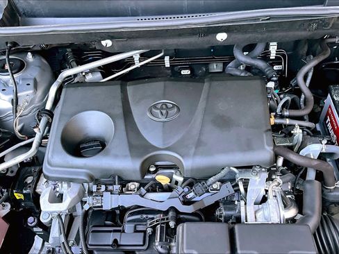 Used 2019 Toyota RAV4 XLE image 33