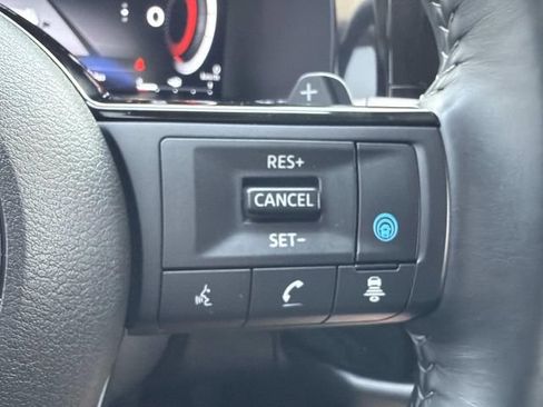 Used 2024 Nissan Pathfinder Platinum FWD image 33