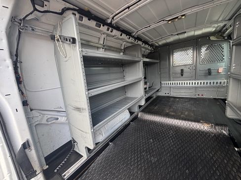 Used 2015 Chevrolet Express 2500 image 13