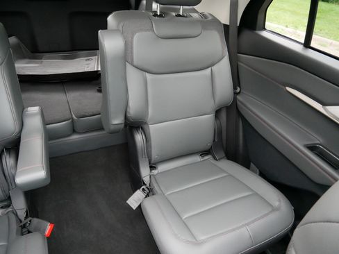 Used 2026 Ford Explorer Active w/ Active Comfort Package AWD/4WD image 14