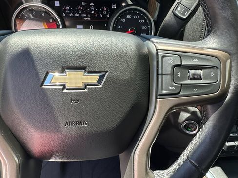 Used 2022 Chevrolet Silverado 1500 High Country w/ Technology Package AWD/4WD image 26
