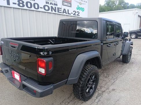 Used 2023 Jeep Gladiator Sport AWD/4WD image 3